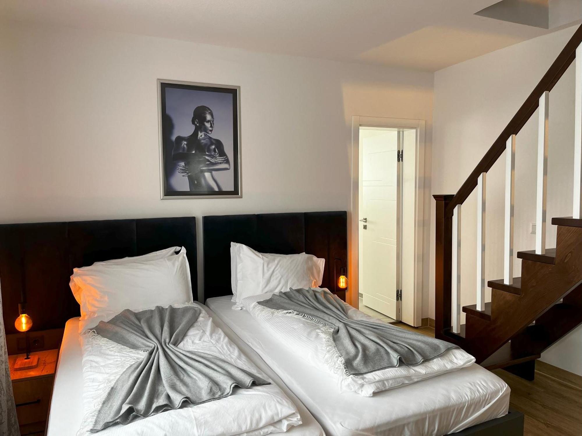 Haven Hotels - Hotel Dona Bergisch Gladbach Buitenkant foto
