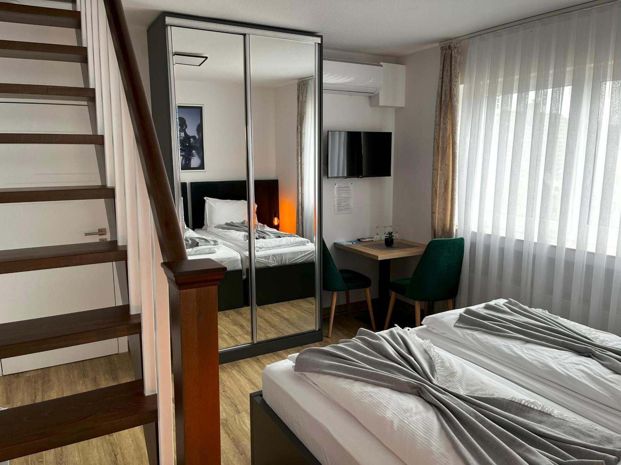 Haven Hotels - Hotel Dona Bergisch Gladbach Buitenkant foto