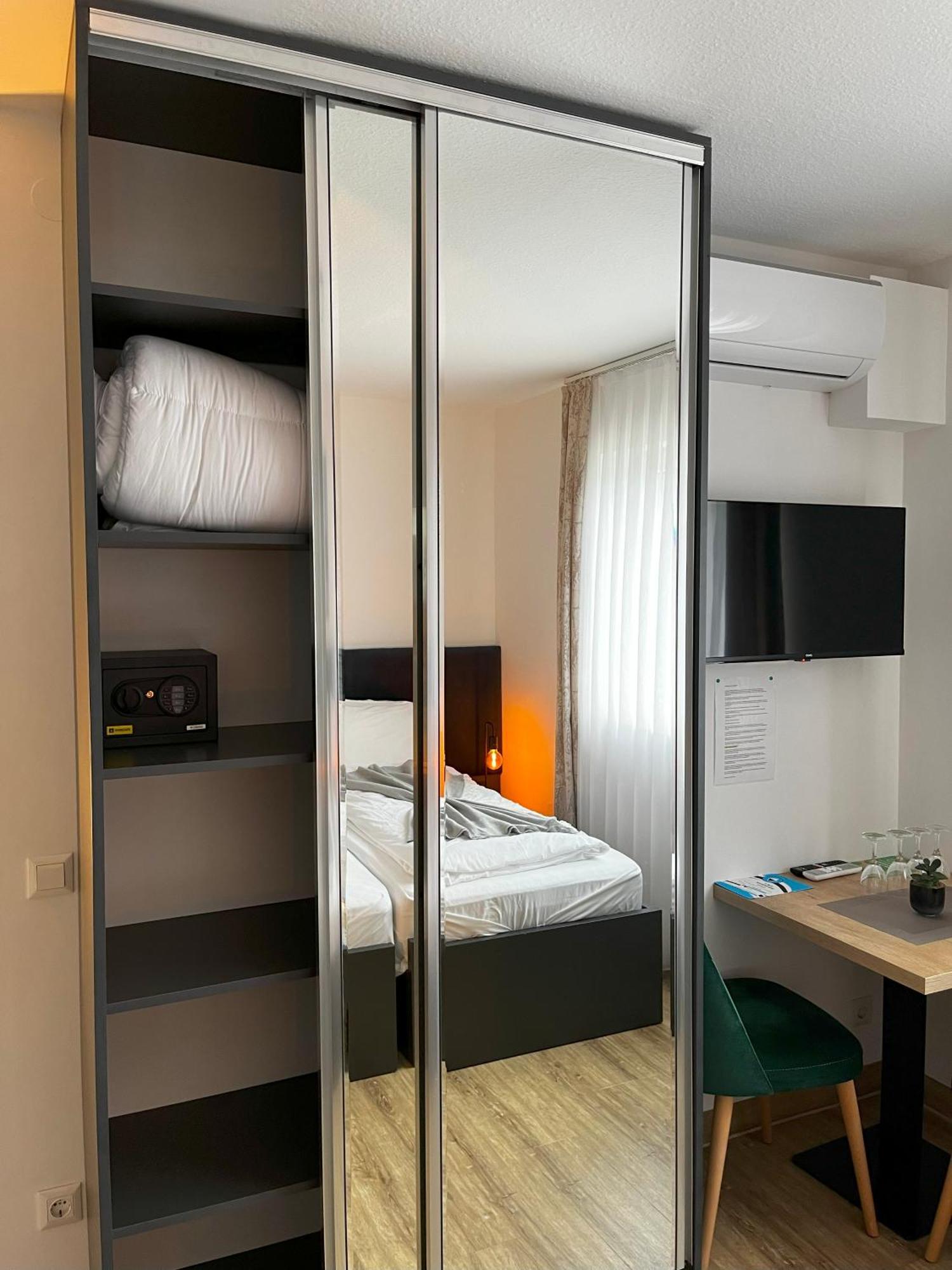 Haven Hotels - Hotel Dona Bergisch Gladbach Buitenkant foto