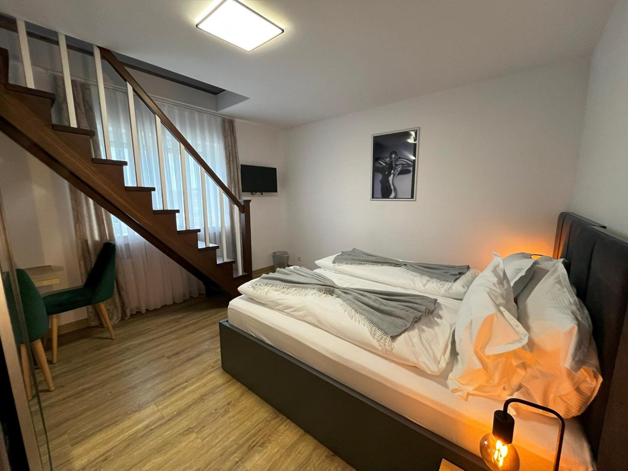 Haven Hotels - Hotel Dona Bergisch Gladbach Buitenkant foto
