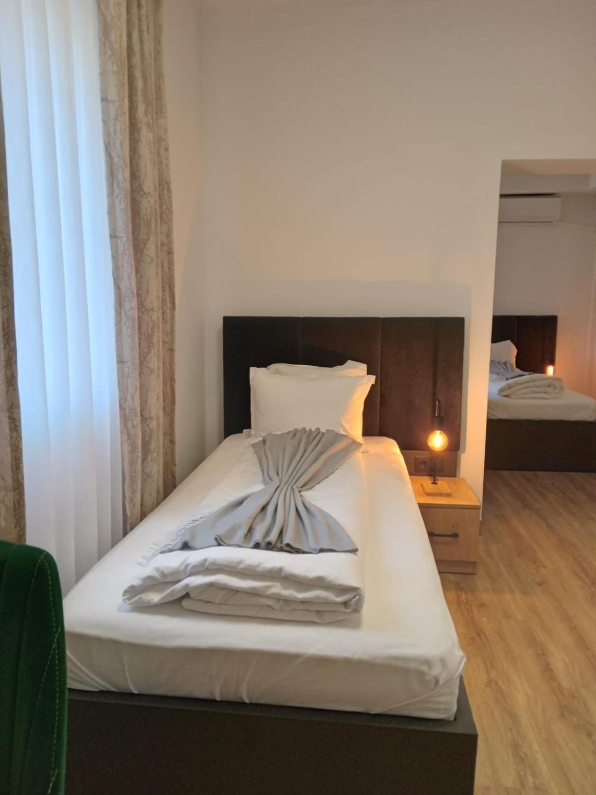 Haven Hotels - Hotel Dona Bergisch Gladbach Buitenkant foto