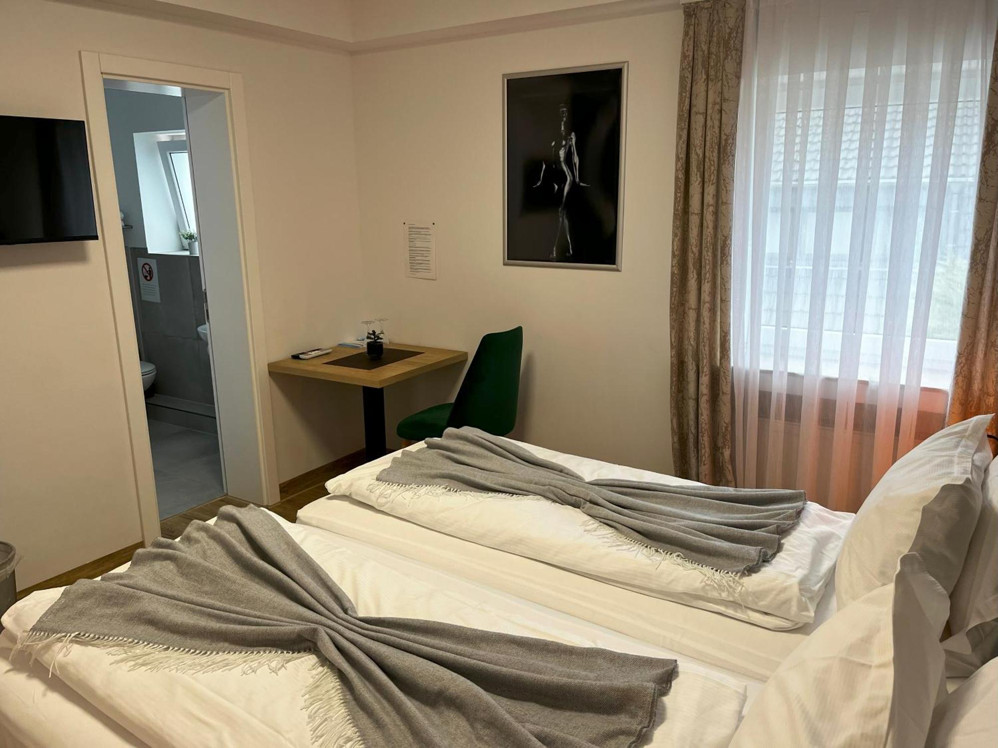 Haven Hotels - Hotel Dona Bergisch Gladbach Buitenkant foto