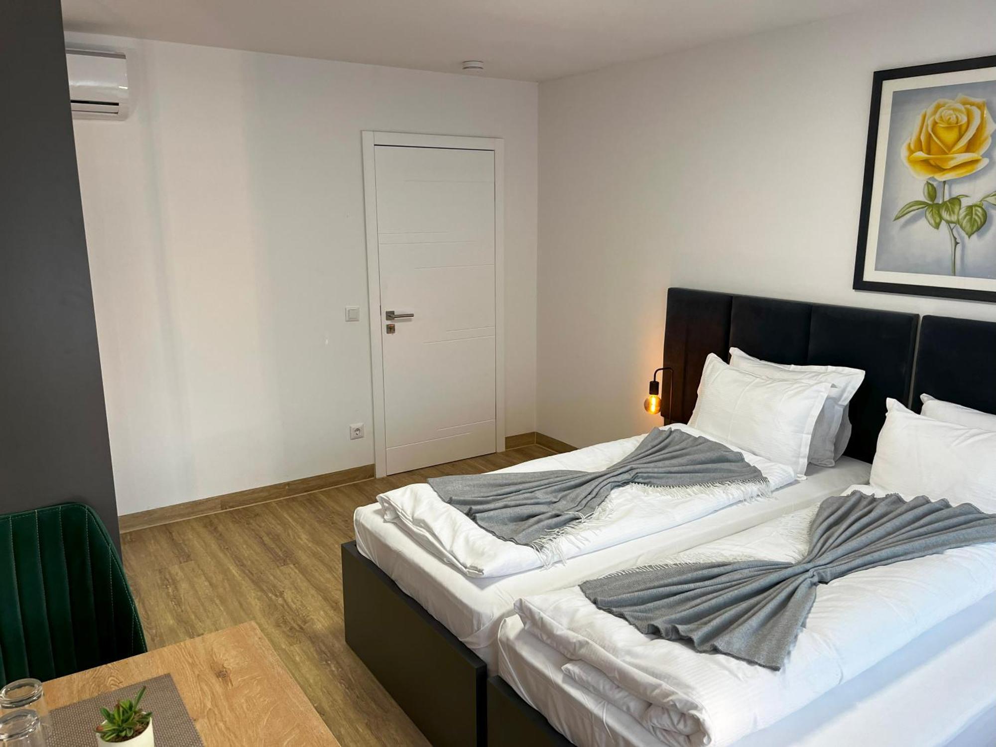 Haven Hotels - Hotel Dona Bergisch Gladbach Buitenkant foto