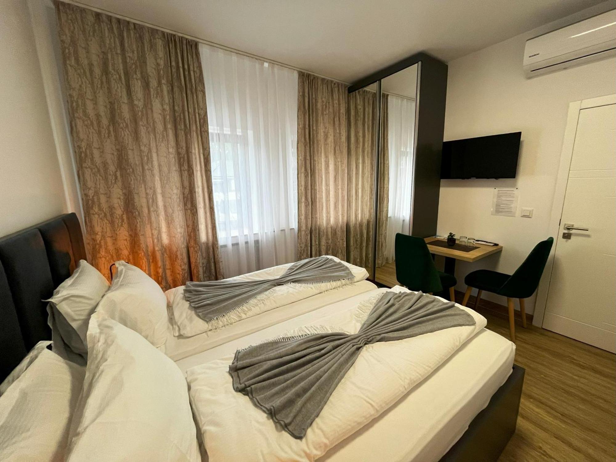 Haven Hotels - Hotel Dona Bergisch Gladbach Buitenkant foto