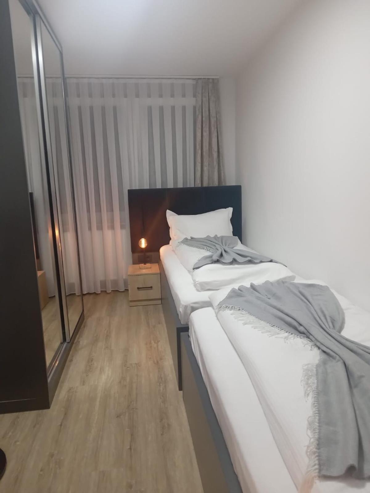 Haven Hotels - Hotel Dona Bergisch Gladbach Buitenkant foto