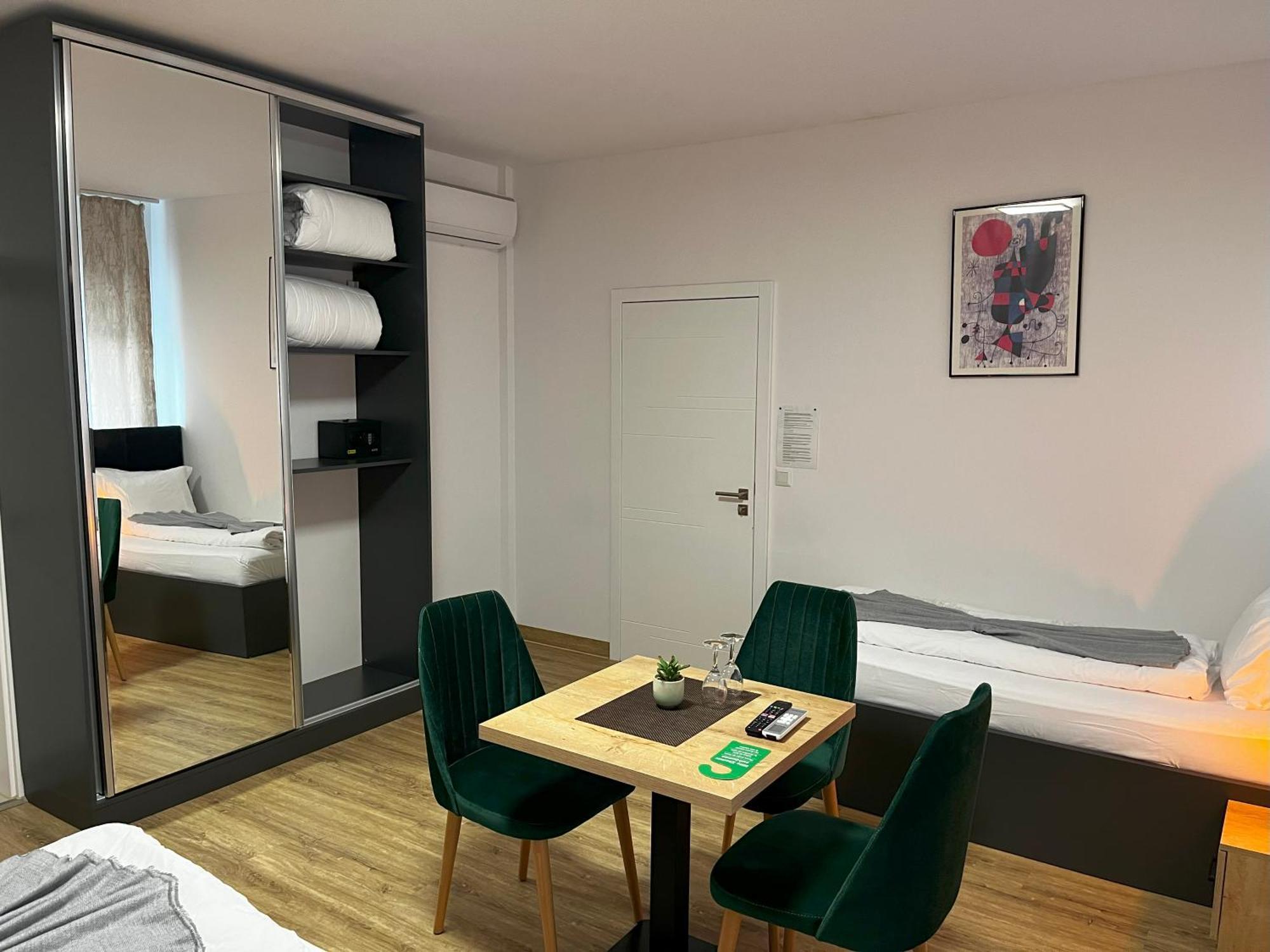 Haven Hotels - Hotel Dona Bergisch Gladbach Buitenkant foto